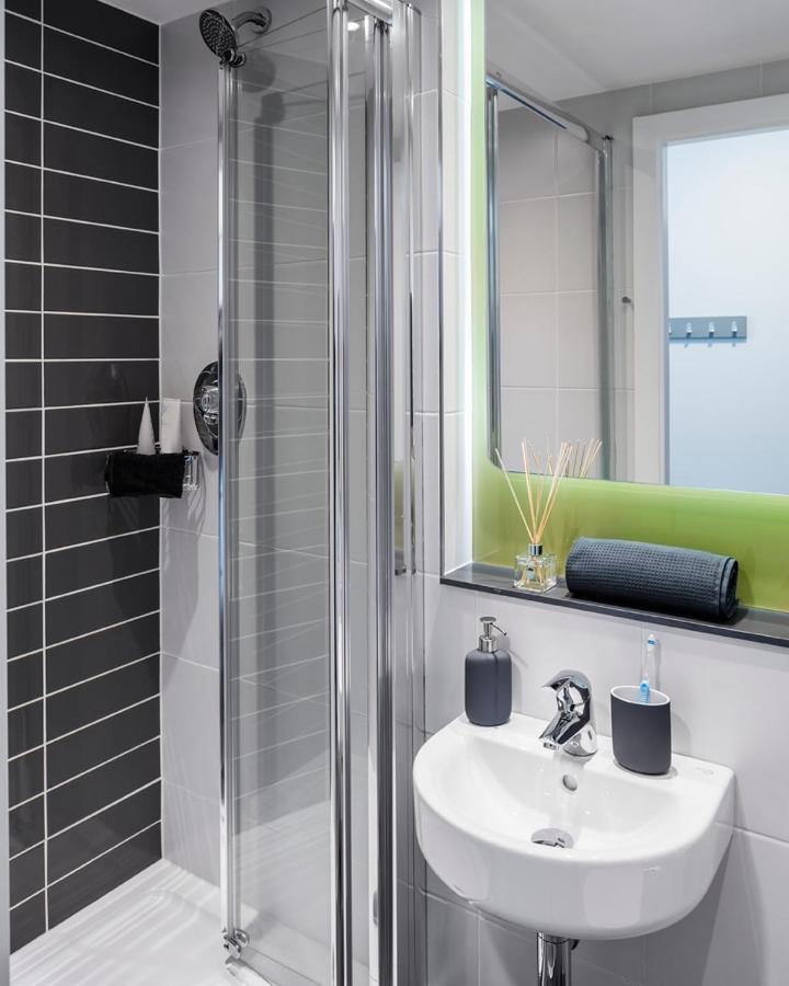 Zeni Ensuite, in the Vibrant Docklands Dublin Buitenkant foto